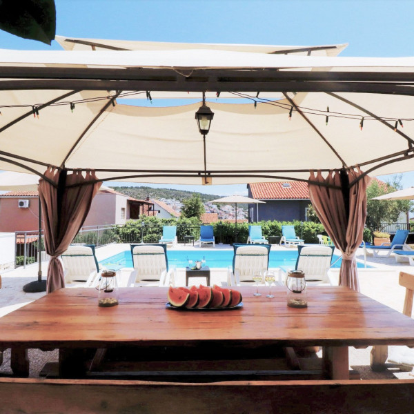 Villa Mendula , Villa Mendula Trogir - Službena web stranica Okrug Gornji