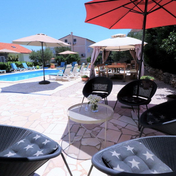 Villa Mendula , Villa Mendula Trogir - Službena web stranica Okrug Gornji