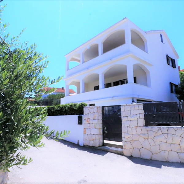 Villa Mendula , Villa Mendula Trogir - Službena web stranica Okrug Gornji