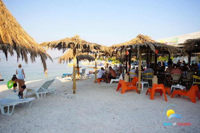 NA&Scaron;E PLAŽE, Villa Mendula Trogir - Službena web stranica Okrug Gornji