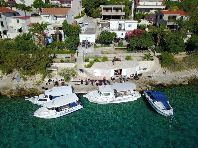 NA&Scaron;E PLAŽE, Villa Mendula Trogir - Službena web stranica Okrug Gornji