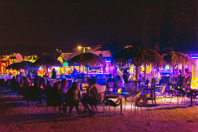 U NEPOSREDNOJ BLIZINI, Villa Mendula Trogir - Službena web stranica Okrug Gornji