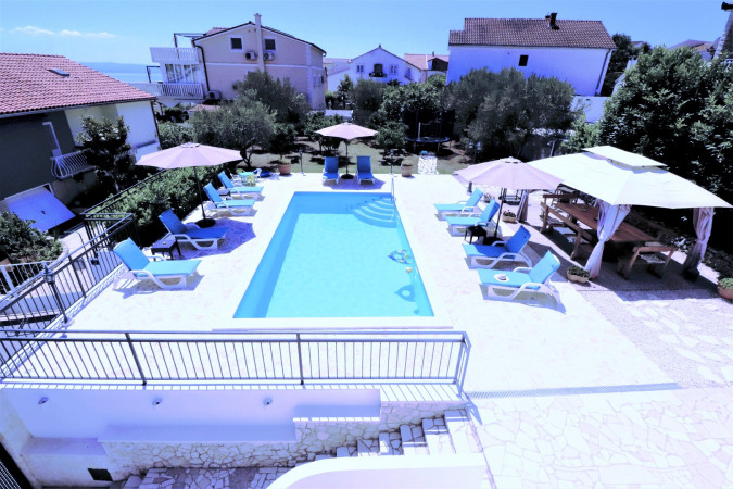 Villa Mendula Trogir - Službena web stranica Okrug Gornji