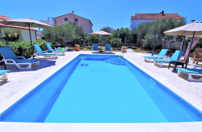 BAZEN I RO&Scaron;TILJ, Villa Mendula Trogir - Službena web stranica Okrug Gornji
