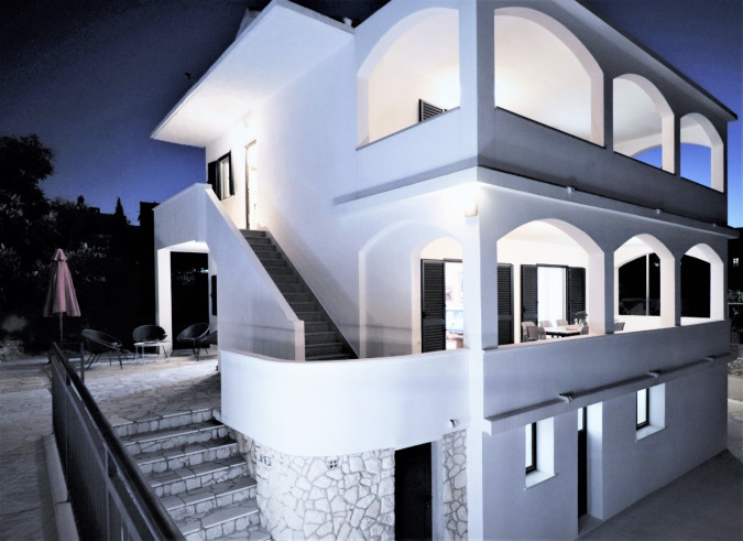 PRIZEMLJE (NIVO BAZENA), Villa Mendula Trogir - Službena web stranica Okrug Gornji
