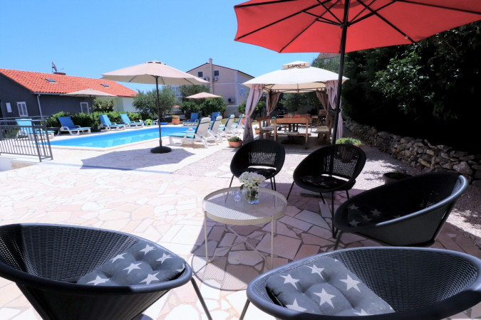 Villa Mendula Trogir - Službena web stranica Okrug Gornji
