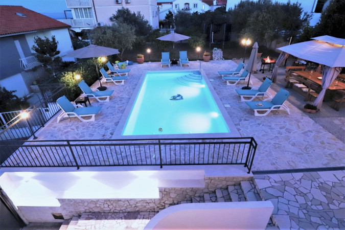BAZEN I RO&Scaron;TILJ, Villa Mendula Trogir - Službena web stranica Okrug Gornji