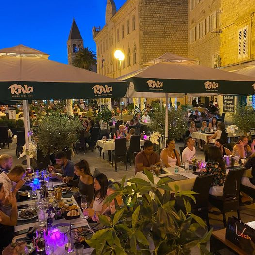 U NEPOSREDNOJ BLIZINI, Villa Mendula Trogir - Službena web stranica Okrug Gornji