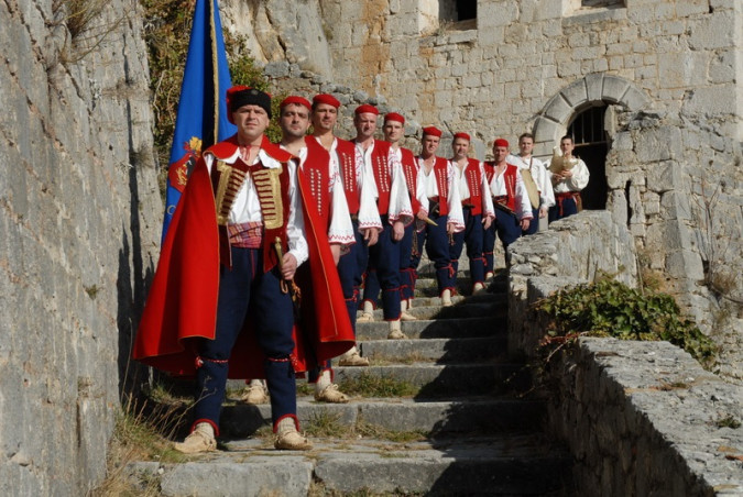 ISTRAŽITE: TROGIR-SPLIT-OMI&Scaron;-NACIONALNI PARKOVI, Villa Mendula Trogir - Službena web stranica Okrug Gornji