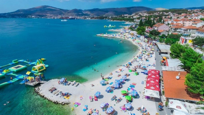 NA&Scaron;E PLAŽE, Villa Mendula Trogir - Službena web stranica Okrug Gornji
